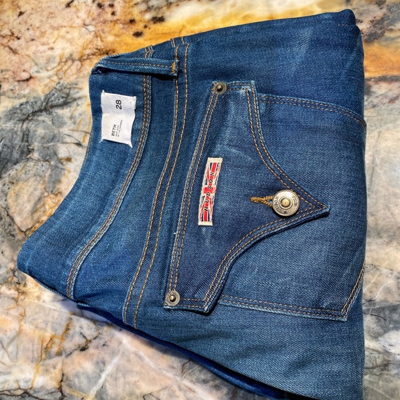 Jeans, women’s size 28 Hudson Beth baby boot style made in Mexico, just like new - Picture 8 of 10